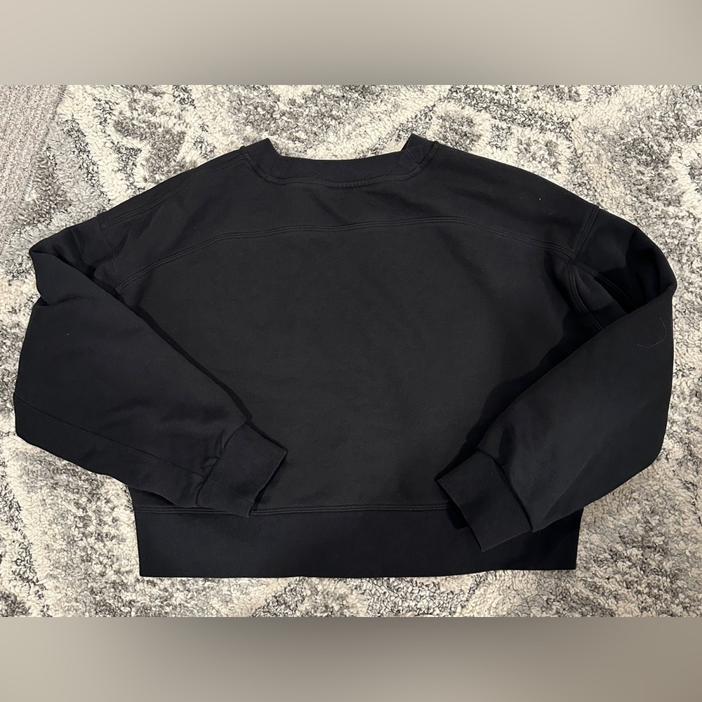 Black Cropped Sweatshirt